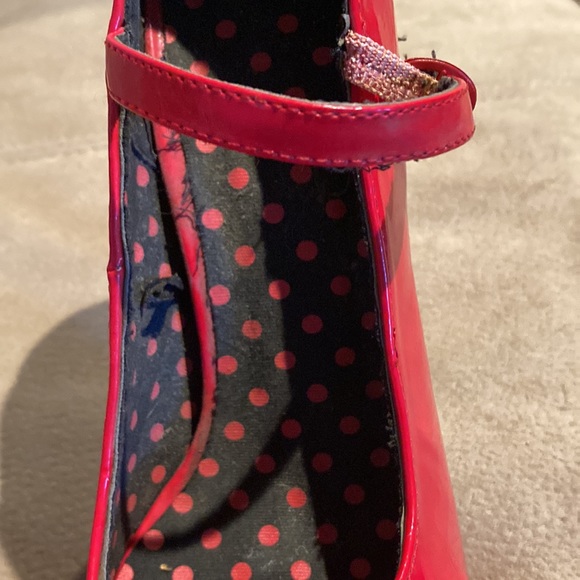 Hot topic size 10 red hot heels - Picture 5 of 8